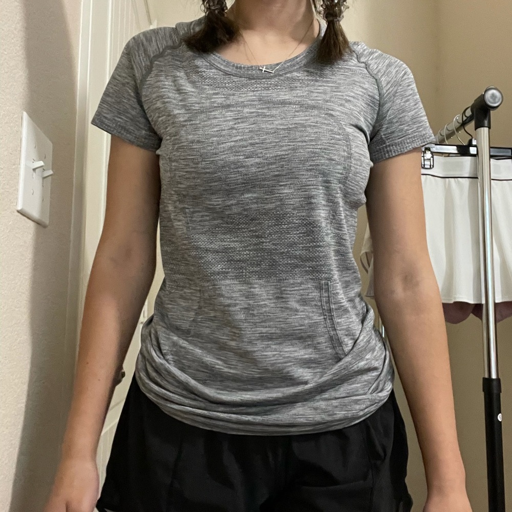 grey lululemon shirt